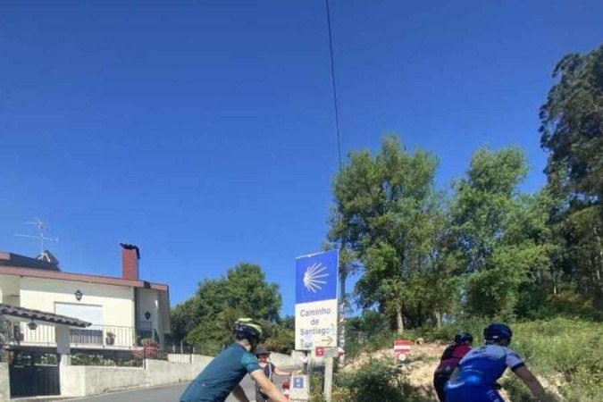  2022. Revista. Caminho de Santiago - MOS.
      