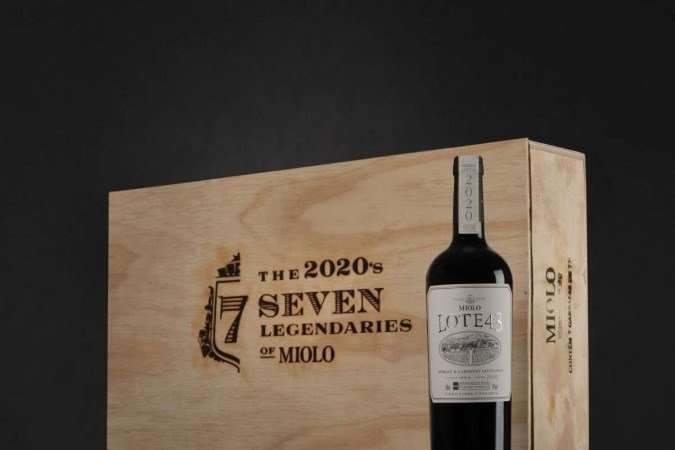  2022. Coluna Favas Contadas. Colecao de vinhos Miolo intitulada Sete Lendarios.
      