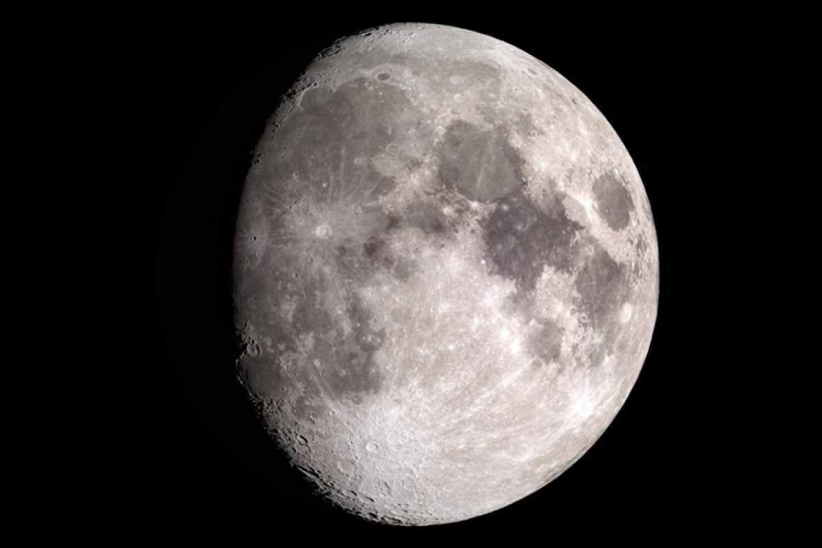 Geada? Pesquisa aponta que lua pode ter 41% de água vulcânica congelada