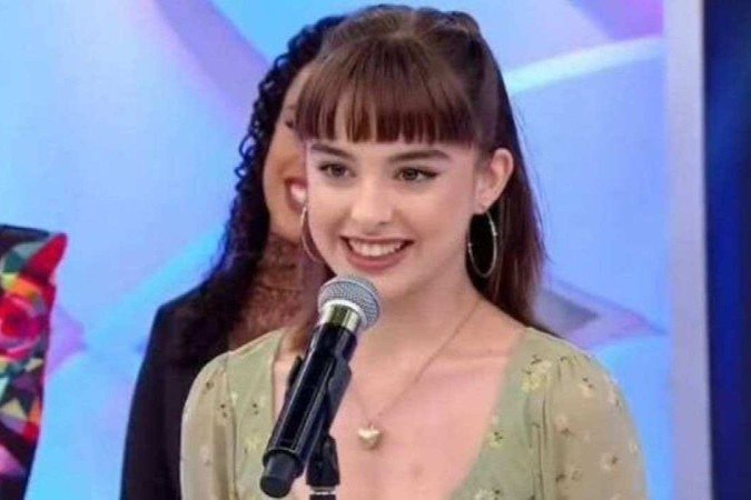 Bel Moreira fala sobre seu namoro com Halana Lacerda no Programa Silvio Santos - (crédito: Reprodução/SBT) Bel Moreira fala sobre seu namoro com Halana Lacerda no Programa Silvio Santos - (crédito: Reprodução/SBT)