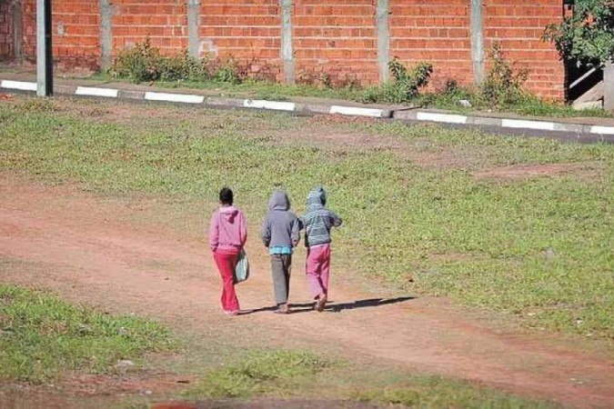 Vítimas de abusos sexuais relutaram, mas decidiram revelar seu drama às câmeras da diretora Renata Coimbra - (crédito: Henrique Mourão/divulgação) Vítimas de abusos sexuais relutaram, mas decidiram revelar seu drama às câmeras da diretora Renata Coimbra - (crédito: Henrique Mourão/divulgação)