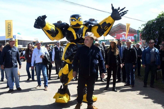  20/05/2022. Crédito: Ed Alves/CB/D.A Press. Brasil. Brasília - DF. Cidades. Quarto dia do Agro Brasilia 2022. Governador Ibaneis Rocha visita a Agrobrasilia junto com a Deputada Federal Flavia Arruda. 