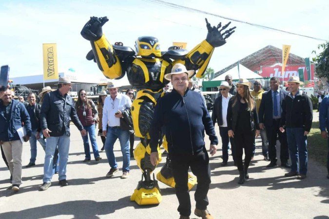 Ibaneis Rocha visitou a feira AgroBrasília na manhã desta sexta - (crédito: Ed Alves/CB/DA Press) Ibaneis Rocha visitou a feira AgroBrasília na manhã desta sexta - (crédito: Ed Alves/CB/DA Press)