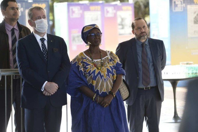 Diplomatas ressaltaram a importância do jornal para a vida da capital