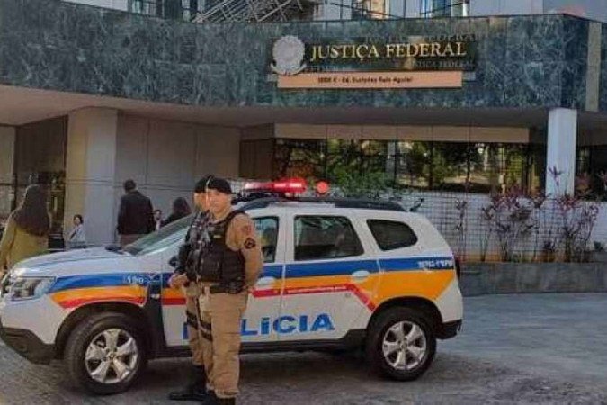 Erinaldo alega que os irmãos Mânica teriam oferecido R$300 mil para que ele assumir autoria do crime - (crédito: Jair Amaral/EM/D.A.Press) Erinaldo alega que os irmãos Mânica teriam oferecido R$300 mil para que ele assumir autoria do crime - (crédito: Jair Amaral/EM/D.A.Press)