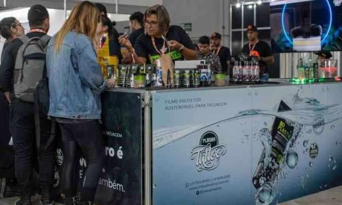 Produto sustentável dispensa uso do plástico em tatuagens