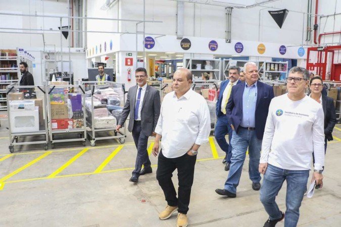 Em visita à Amazon, governador assegura mais apoio a operadores logísticos
