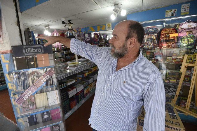  27/05/2022. Crédito: Minervino Júnior/CB/D.A Press. Brasil.  Brasilia - DF. Caderno especial do aniversário deTaguatinga. Escolar livraria e papelaria. Papelaria mais antiga do DF. Proprietário Roberto Martins.
