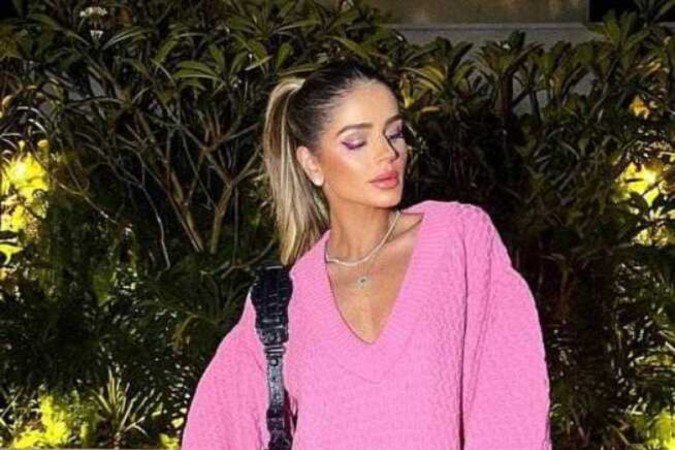 Revista - Guia das botas - A influenciadora Thassia Naves com o modelo cowboy