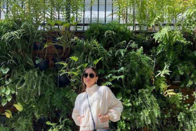 Revista - Guia das botas - influenciadora Amanda Jayme usa um coturno