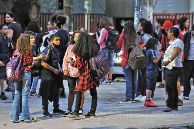 Crianças na saída da escola em BH - (crédito: Marcos Vieira/EM/D.A Press) Crianças na saída da escola em BH - (crédito: Marcos Vieira/EM/D.A Press)