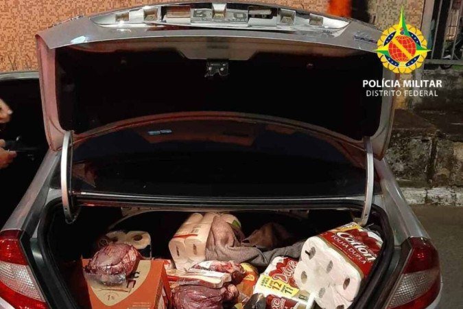 O homem teria roubado os produtos em três mercados - (crédito: PMDF) O homem teria roubado os produtos em três mercados - (crédito: PMDF)