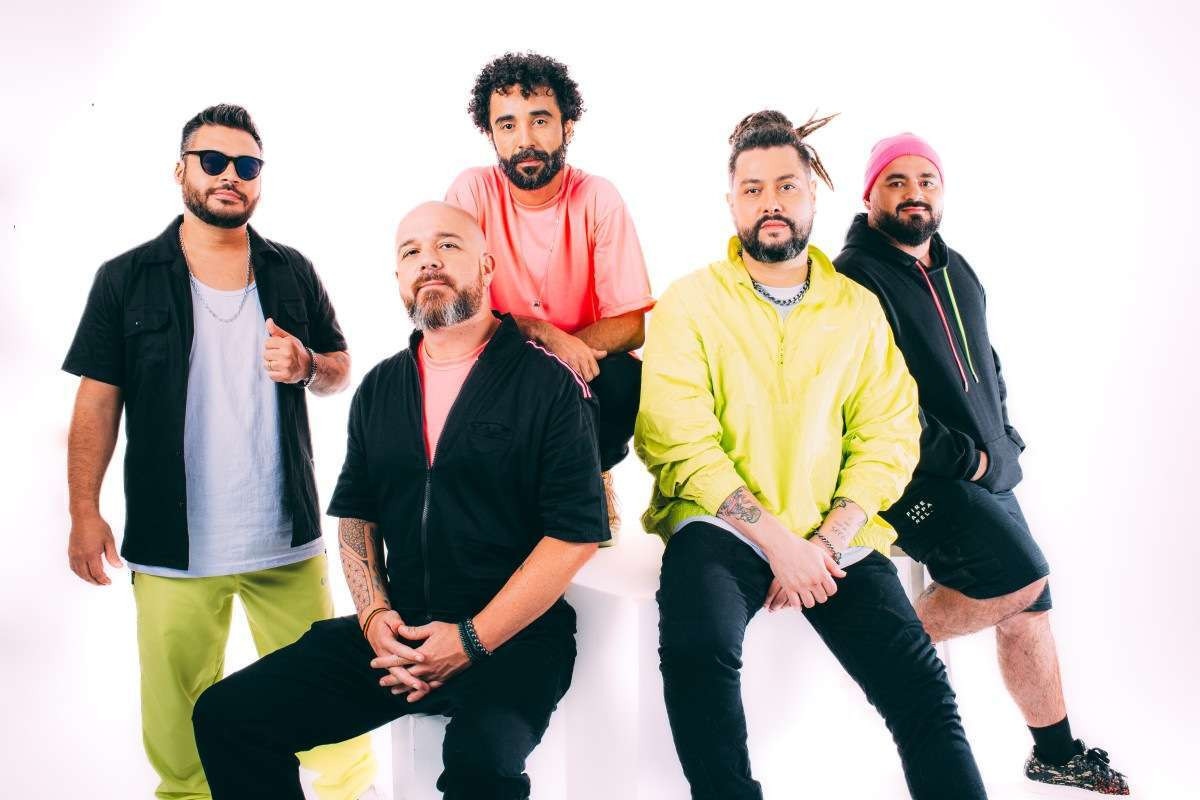 Banda Maneva lança álbum com reflexões sobre o passado e futuro