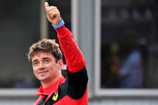 Depois de cinco anos de vínculo, apenas Ferrari e Leclerc sabem quanto tempo seguirão juntos, com tempo de renovação de contrato secreto -  (crédito: Andrej Isakovic/AFP)