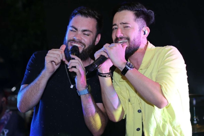 Aposta do sertanejo brasiliense, Caio e Henrique gravam DVD em Goiânia 