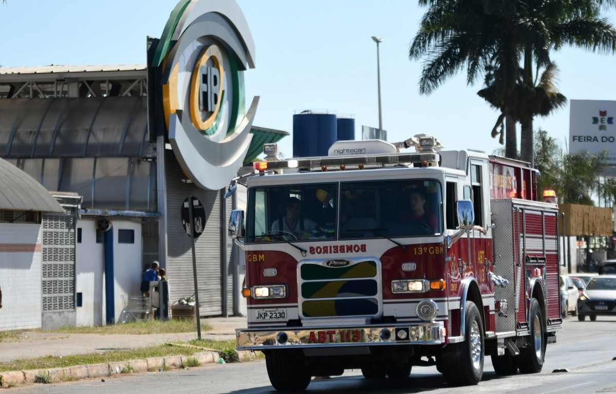 Após incêndio, a Feira dos Importados volta a funcionar nesta terça