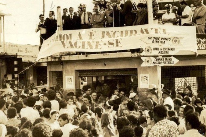 Campanha de vacinação contra a varíola em 1971 no Brasil; país receberia, três anos depois, certificação de erradicação da doença - (crédito: Acervo COC/Fiocruz) Campanha de vacinação contra a varíola em 1971 no Brasil; país receberia, três anos depois, certificação de erradicação da doença - (crédito: Acervo COC/Fiocruz)