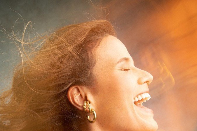 Ana Cañas faz show em homenagem a Belchior no festival Mova, em Brasília