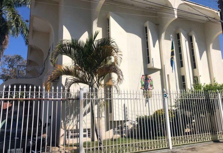 Embaixada da Tanzânia anuncia vagas para recepcionista e tradutor