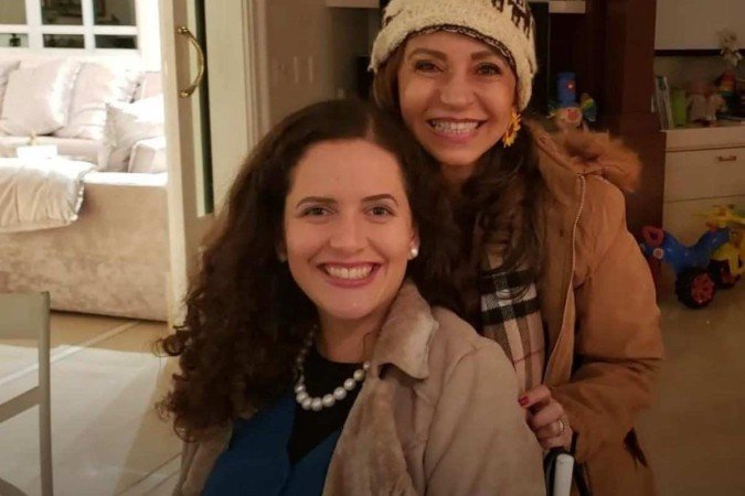 Amanda e a mãe, Leila Chagas