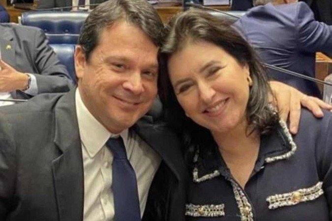 Descrição:oluna Eixo Capital -  Senador José Antônio Reguffe (UB-DF) com a pré-candidata à Presidência, senadora Simone Tebet (MDB-MS)

