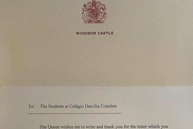 Carta enviada em nome da Rainha Elizabeth II aos alunos do Col&eacute;gio Darc&iacute;lia Coimbra, em Jo&atilde;o Pinheiro (MG) 