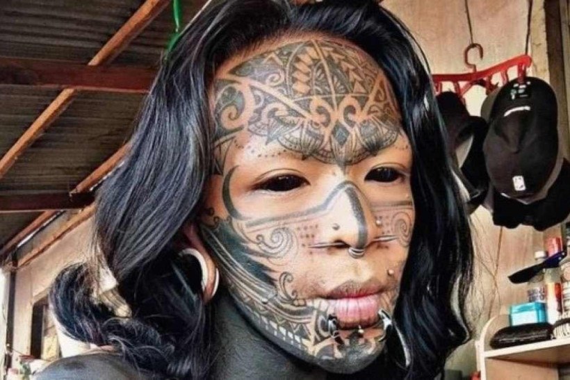 Influencer diz ter passado por exorcismo forçado por causa de tatuagens