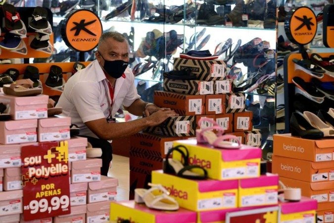  2022.  Aniversário deTaguatinga.  Comércio. Na Foto Antonio Silva Nunes, gerente da Polyelle.