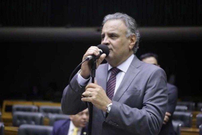 Em nota, a defesa de Aécio Neves, assinada pelo advogado Alberto Toron, afirmou que o arquivamento demonstra 