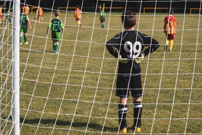 9 benefícios do futebol para a saúde e os riscos do esporte