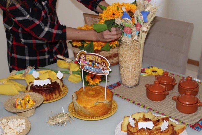  2022. Revista. Casa .Festa Junina. 
