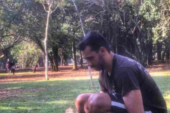 Guilherme Viana, consultor de marketing & experiências na Seguros SURA, também adotou a vida de pai de pet