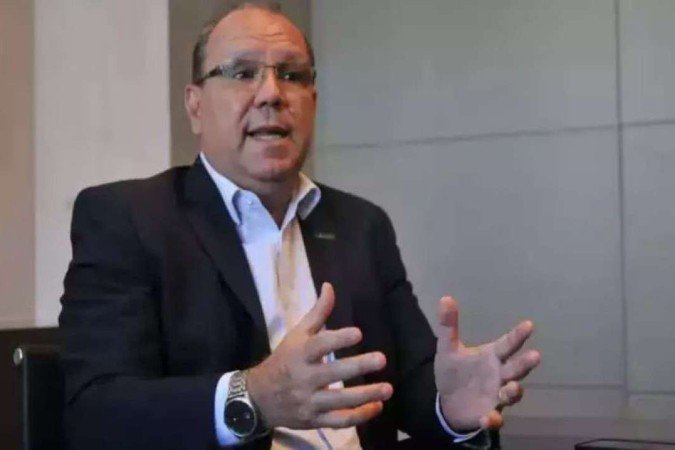 'É uma carga muito pesada. Trabalhar cinco meses do ano para pagar imposto é muita coisa'
Marcelo de Souza e Silva, presidente da Câmara de Dirigentes Lojistas de Belo Horizonte (CDL-BH)
- (crédito: Gladyston Rodrigues/EM/D.A Press) 'É uma carga muito pesada. Trabalhar cinco meses do ano para pagar imposto é muita coisa'
Marcelo de Souza e Silva, presidente da Câmara de Dirigentes Lojistas de Belo Horizonte (CDL-BH)
- (crédito: Gladyston Rodrigues/EM/D.A Press)