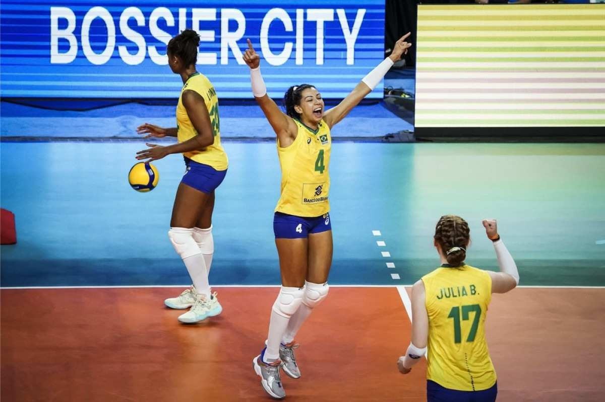 Bloqueio funciona e seleção feminina de vôlei arrasa Polônia na Liga das Nações