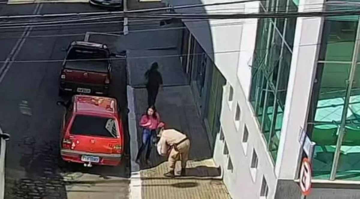 Policial Militar salva criança de 2 anos engasgada com bala 