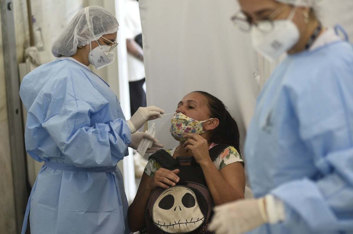 Mulheres são mais suscetíveis a desenvolver Covid longa, aponta estudo