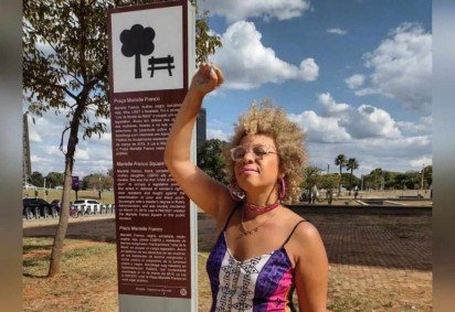 Aline Karina, pré-candidata a deputada federal pelo Partido dos Trabalhadores (PT) no diretório do DF, é uma das autoras do manifesto -  (crédito: Instagram/Reprodução)