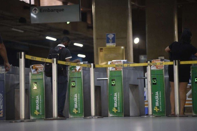 Roletas da estação de Metrô da Rodoviária do Plano Piloto - (crédito: Minervino Júnior/CB/D.A. Press) Roletas da estação de Metrô da Rodoviária do Plano Piloto - (crédito: Minervino Júnior/CB/D.A. Press)