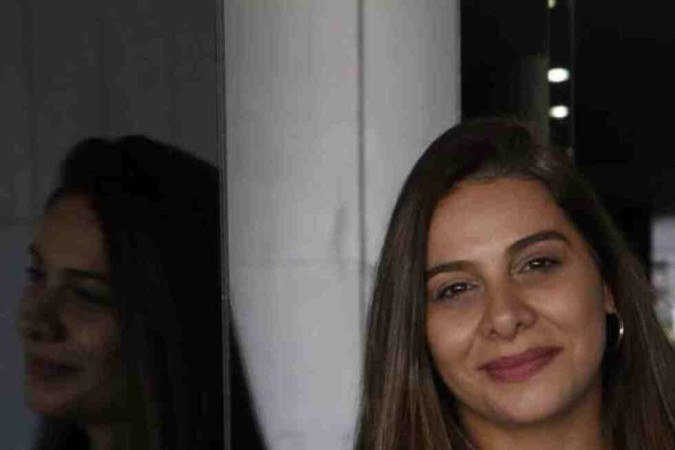 Descrição: Jornalista Flávia Corrêa, autora do livro 