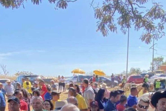  Políticos — Ibaneis Rocha, José Roberto Arruda, Paulo Octávio e Flávia Arruda — na festa do Divino em Planaltina