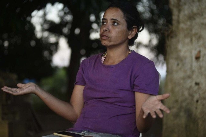 Luana Cristina teve um filho com o Lázaro: a dona de casa ainda hoje sofre represálias pela relação que manteve com o bandido - (crédito: Minervino Júnior/CB/D.A.Press) Luana Cristina teve um filho com o Lázaro: a dona de casa ainda hoje sofre represálias pela relação que manteve com o bandido - (crédito: Minervino Júnior/CB/D.A.Press)