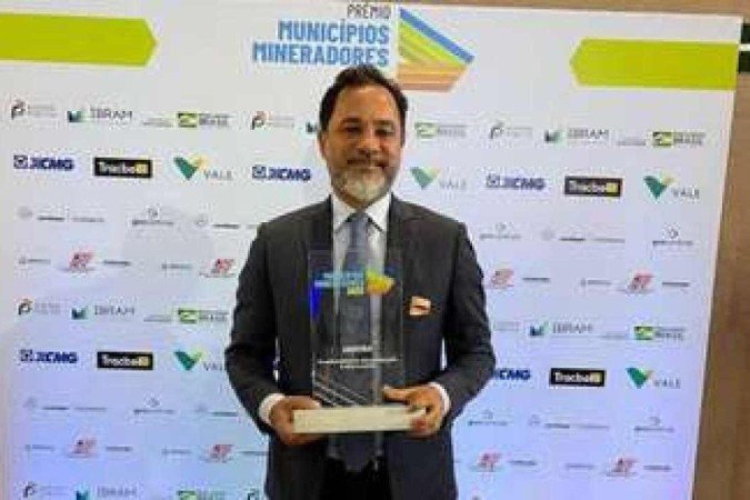 A premiação aconteceu nessa terça-feira (7/6), em Brasília, onde o prefeito de Itabira esteve presente para receber o prêmio - (crédito: Divulgação) A premiação aconteceu nessa terça-feira (7/6), em Brasília, onde o prefeito de Itabira esteve presente para receber o prêmio - (crédito: Divulgação)
