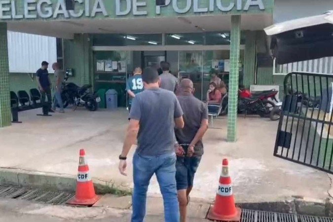 A dupla foi presa em flagrante pela PCDF - (crédito: PCDF/Divulgação) A dupla foi presa em flagrante pela PCDF - (crédito: PCDF/Divulgação)