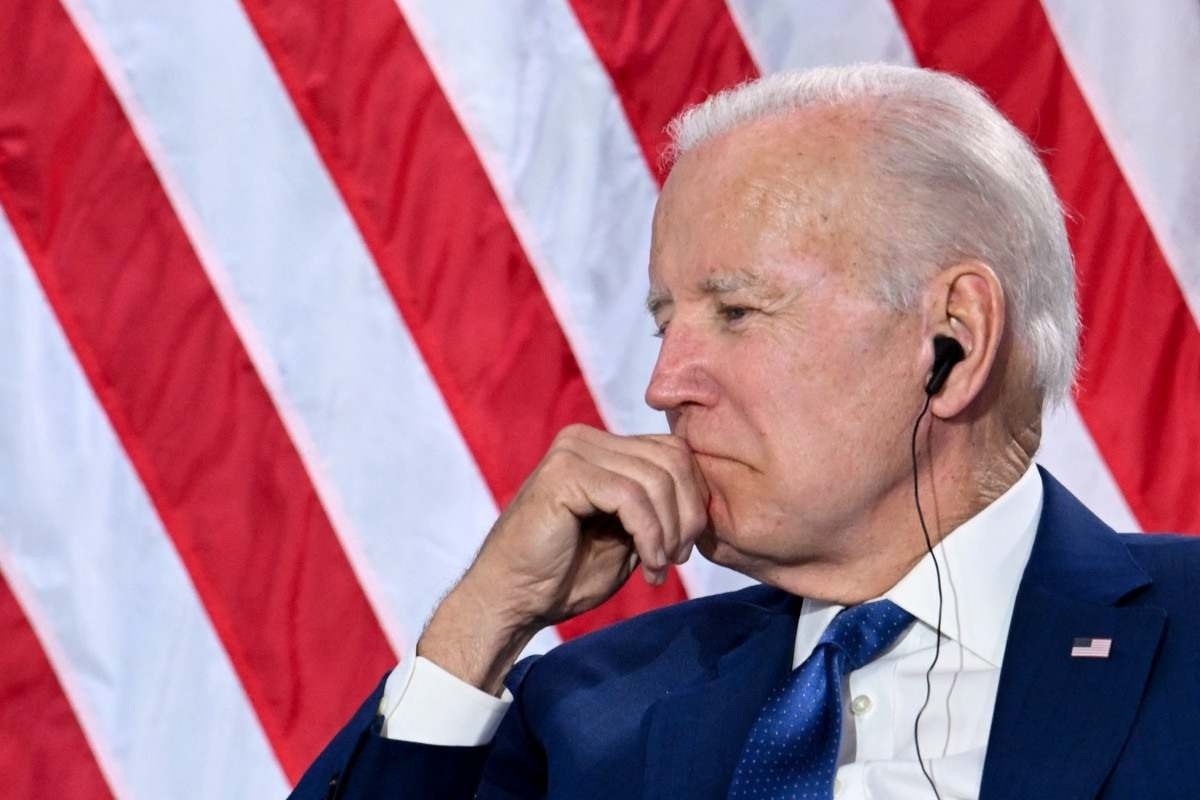 Pedro Certezas on X: Joe Biden, 46º presidente dos EUA, ao lado de um  menino com a camisa do Botafogo  / X