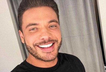 A nota publicada no Instagram do músico conta que ele foi diagnosticado com um problema na coluna e que precisará se afastar dos palcos temporariamente -  (crédito: Instagram/ reprodução )