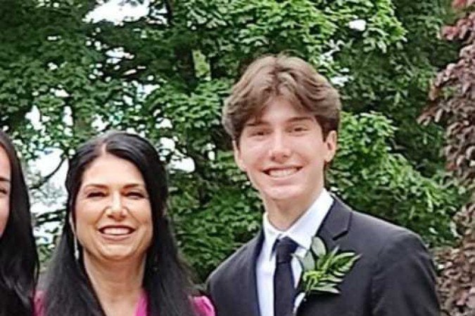 Ana Beatriz, mãe da noiva, com o filho Luca