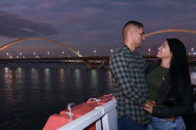 Camila e Alessandro foram conhecer o Pontão e passearam de barco 