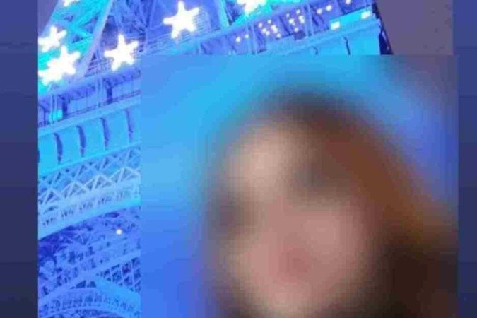 Nas redes sociais, a suspeita esbanjava fotos em viagens