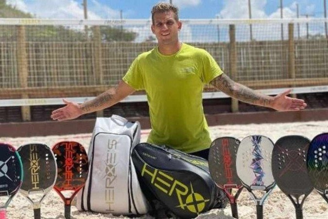 Rafael Moura trocou os gramados pelas areias do beach tennis