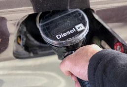 Por que há escassez mundial de diesel e como isso pode te afetar